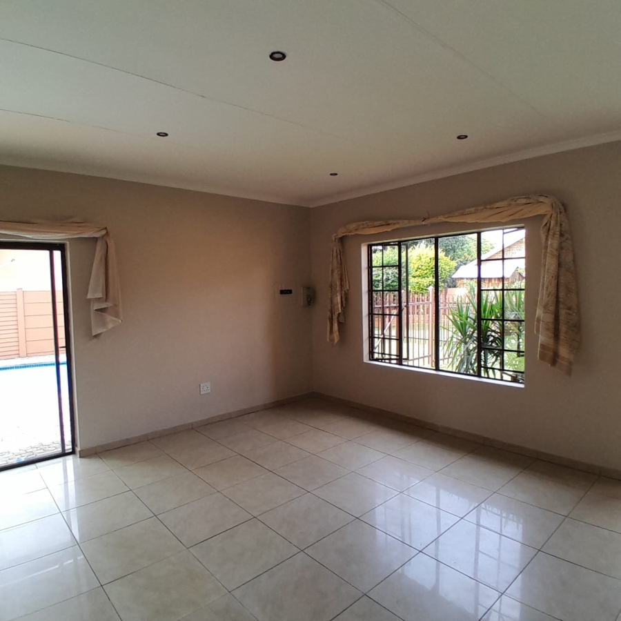 3 Bedroom Property for Sale in Oos Einde North West